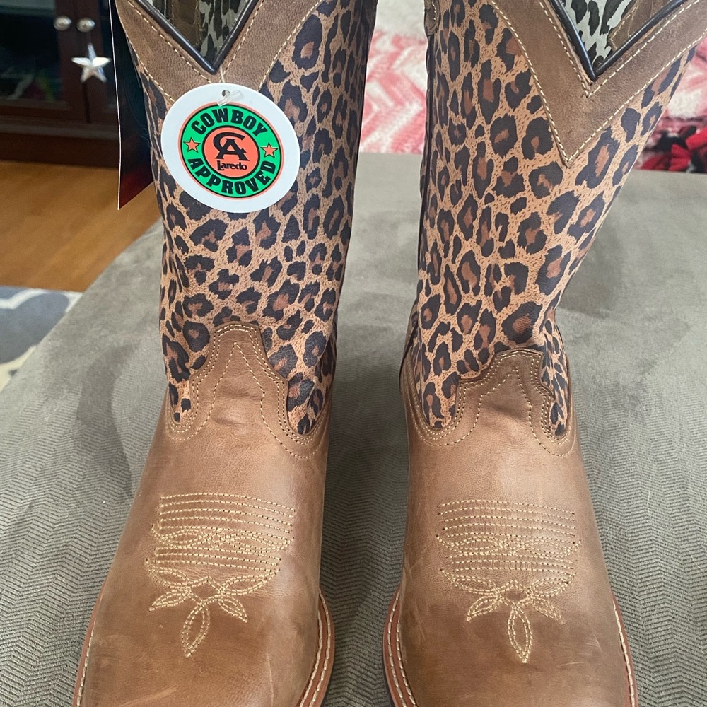 Laredo Astras Leopard Print Womens Leather Cowboy Boots. New with tags.
